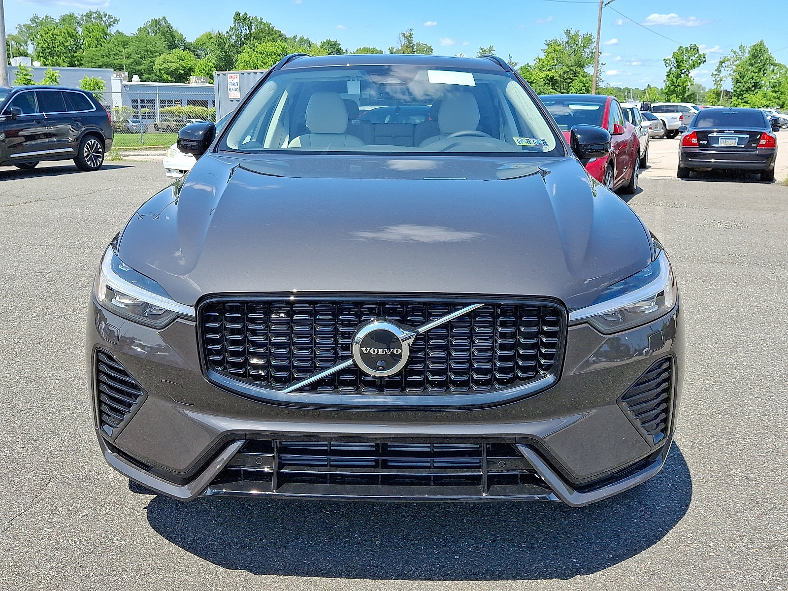 Used 2025 Volvo XC60 T8 Plus w/ Protection Package Premier image 2
