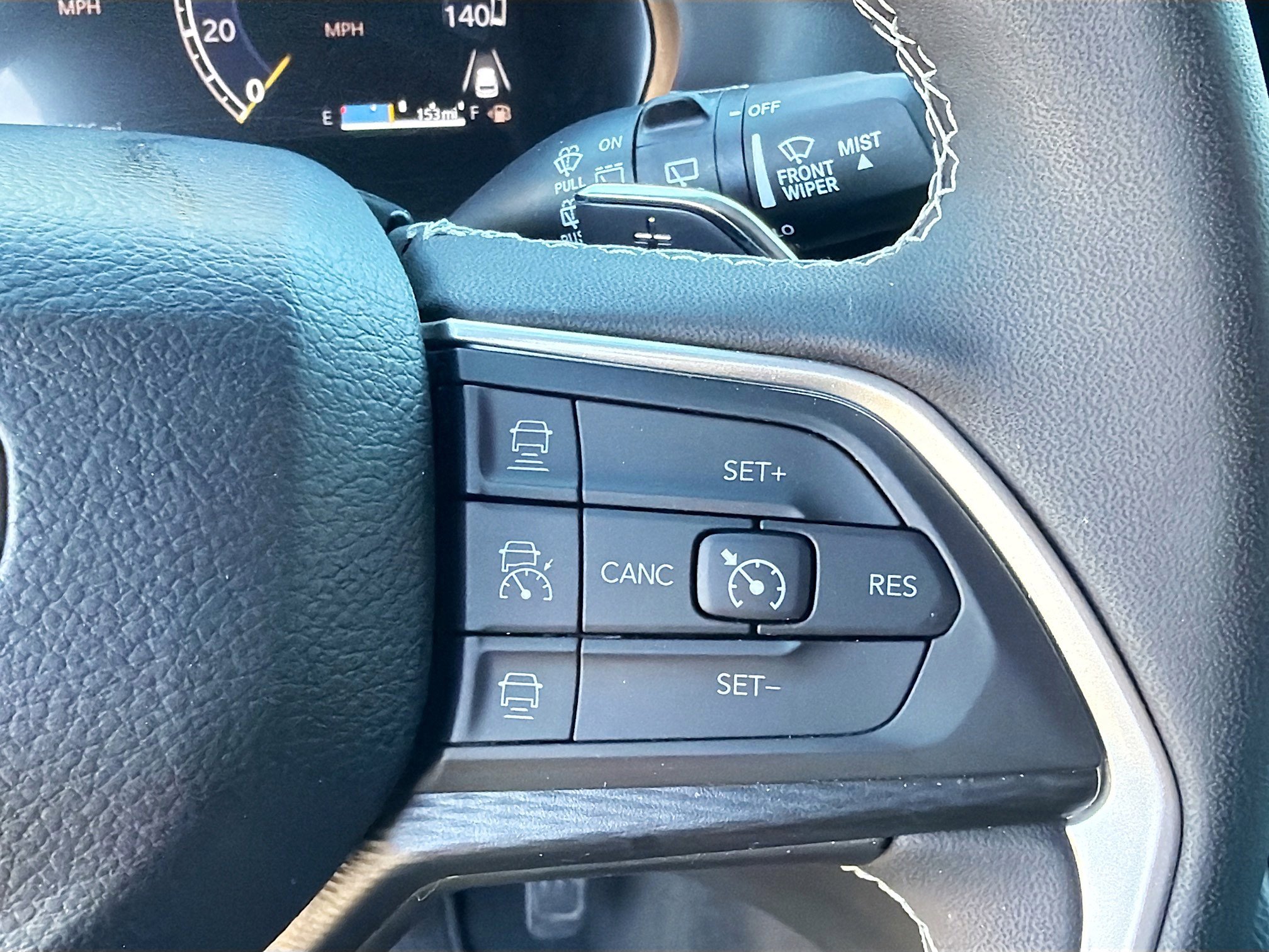 Used 2025 Jeep Grand Cherokee Laredo X image 33