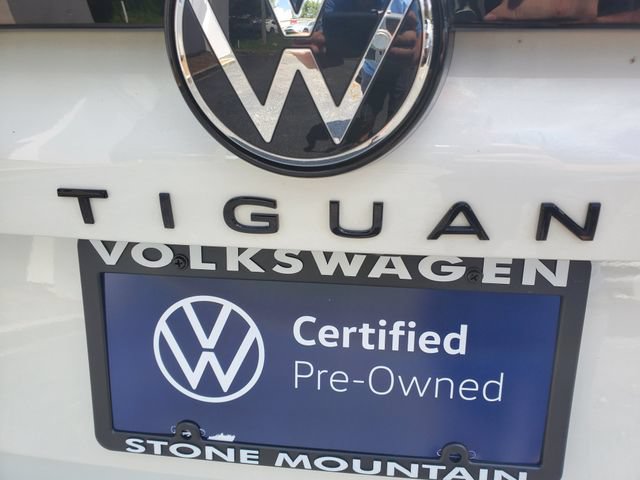 Certified 2025 Volkswagen Tiguan SE R-Line FWD image 8