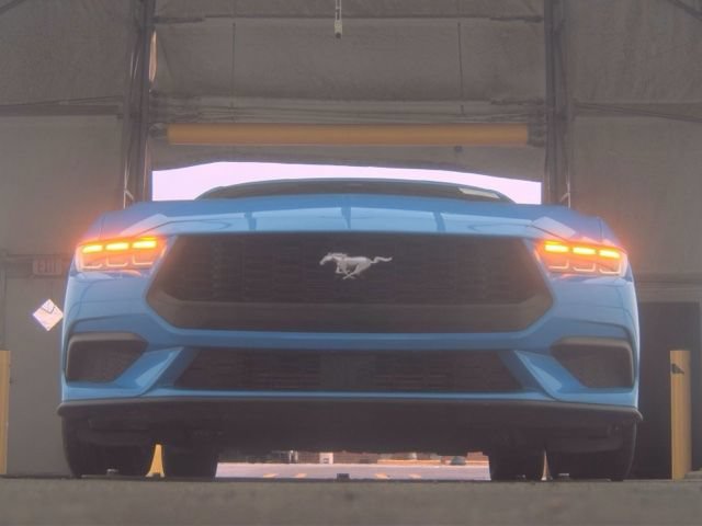 Used 2025 Ford Mustang Coupe RWD video 2