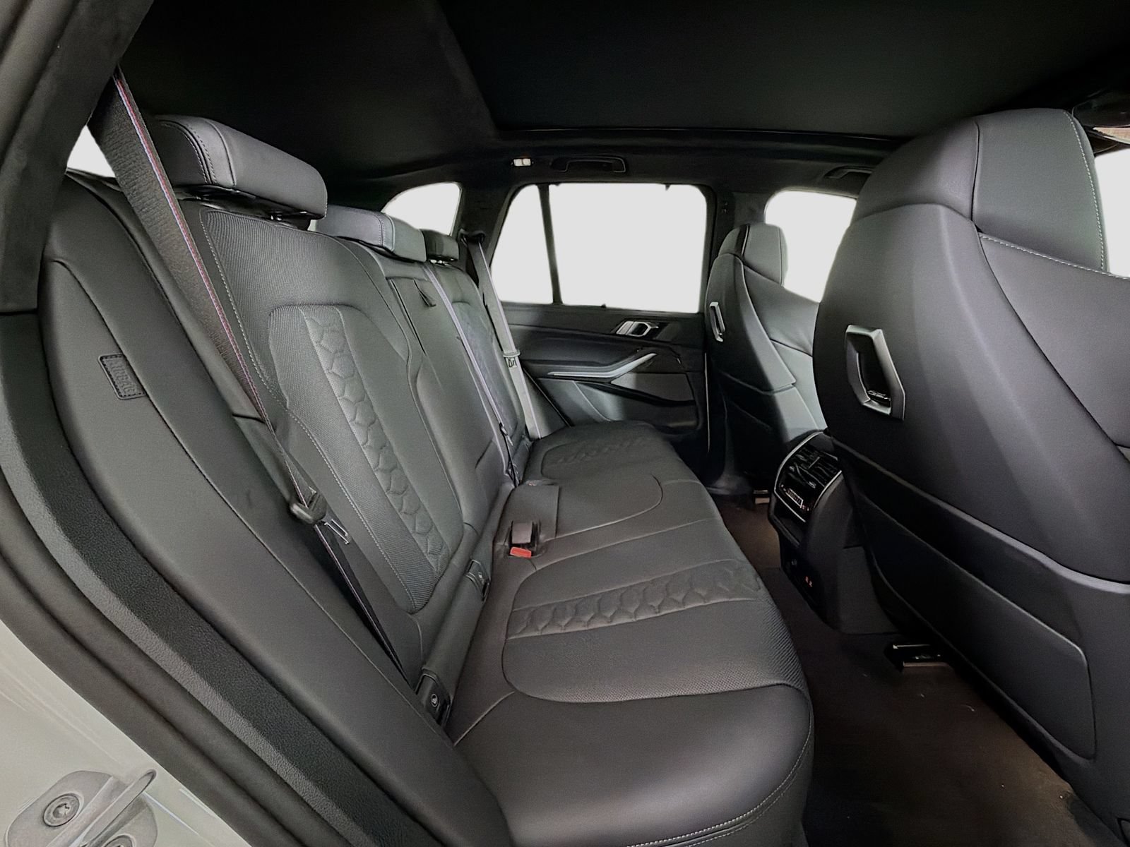 New 2026 BMW X5 M Competition w/ Executive Package AWD/4WD image 30
