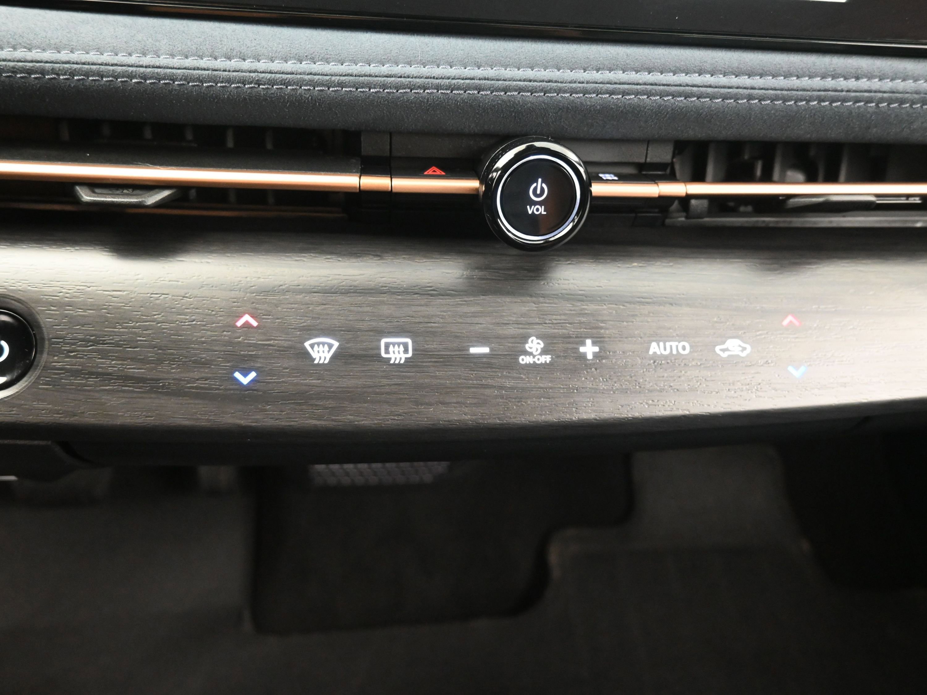 Used 2023 Nissan Ariya image 21