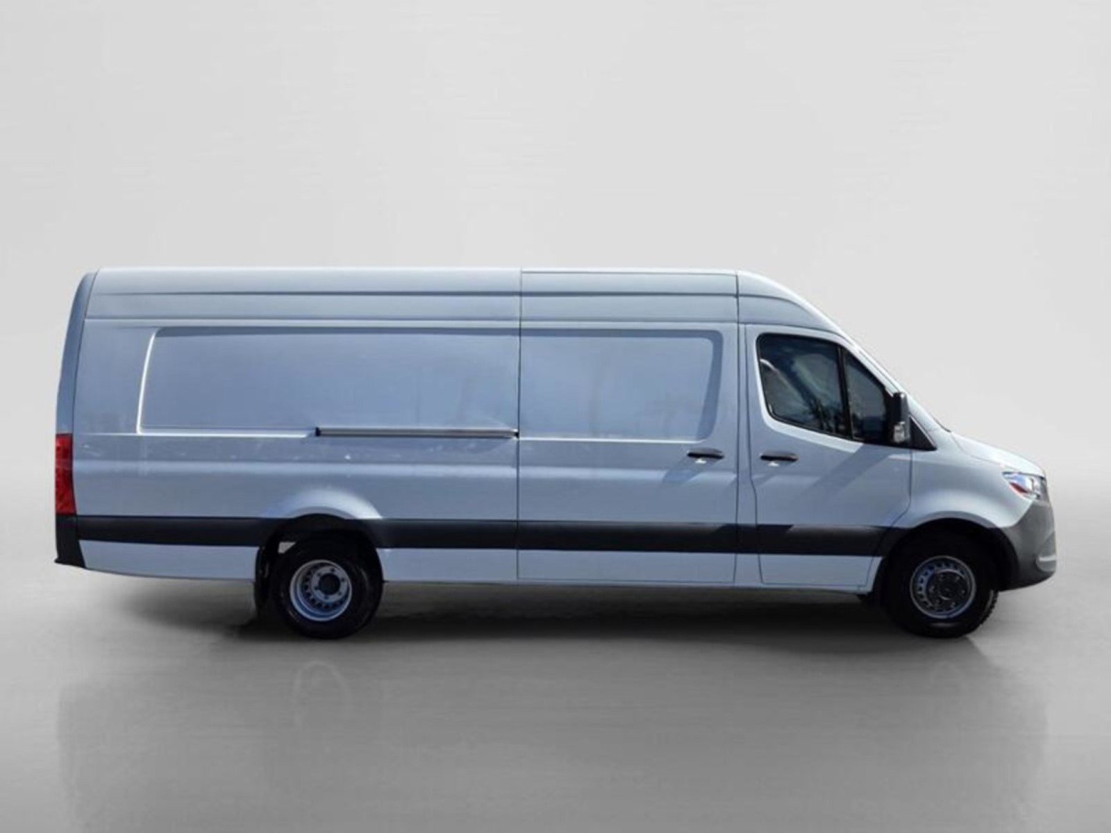 Used 2024 Mercedes-Benz Sprinter 4500 image 6