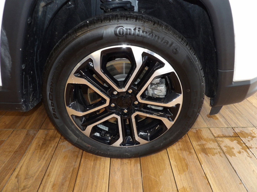 Used 2023 Jeep Compass Limited image 4