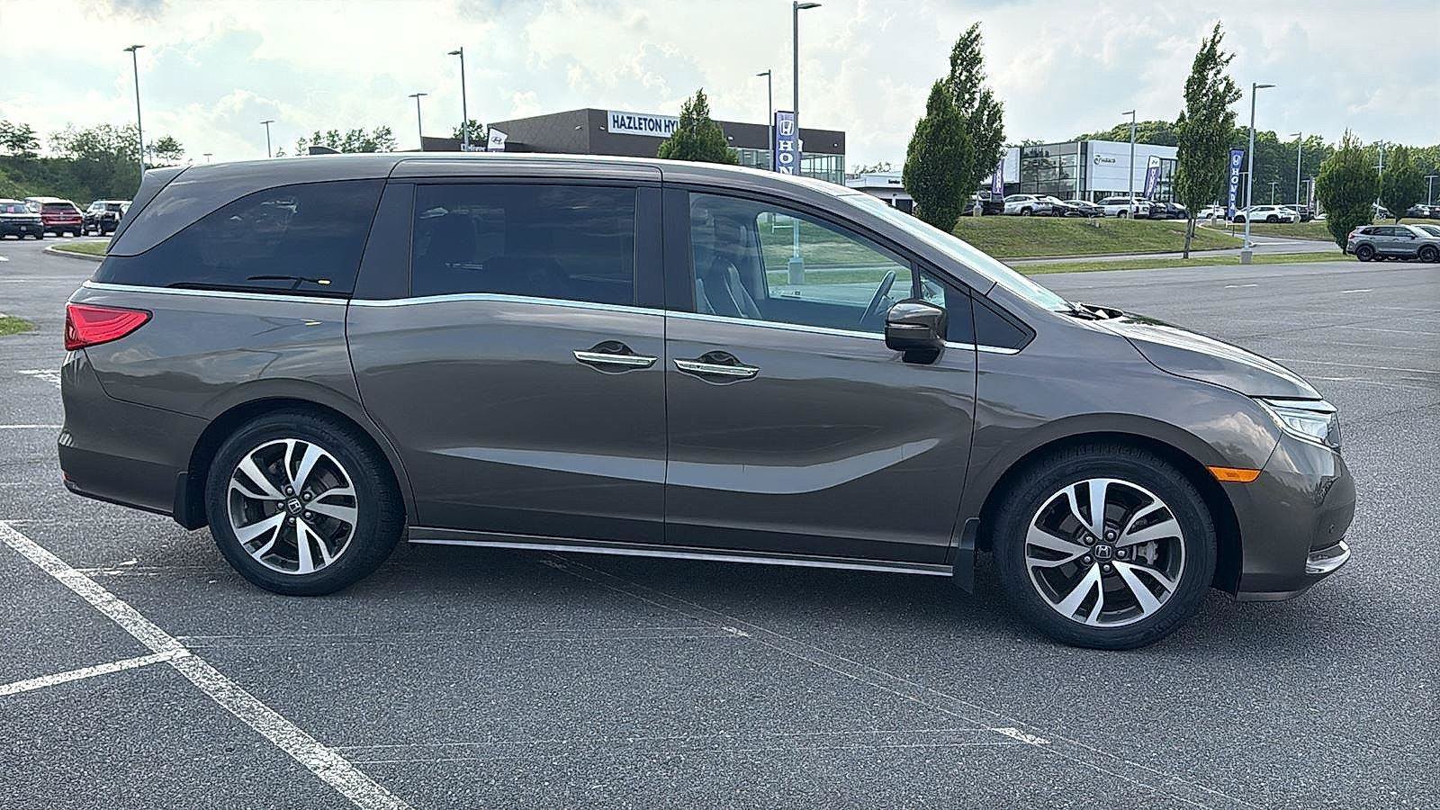 Used 2023 Honda Odyssey Touring image 3
