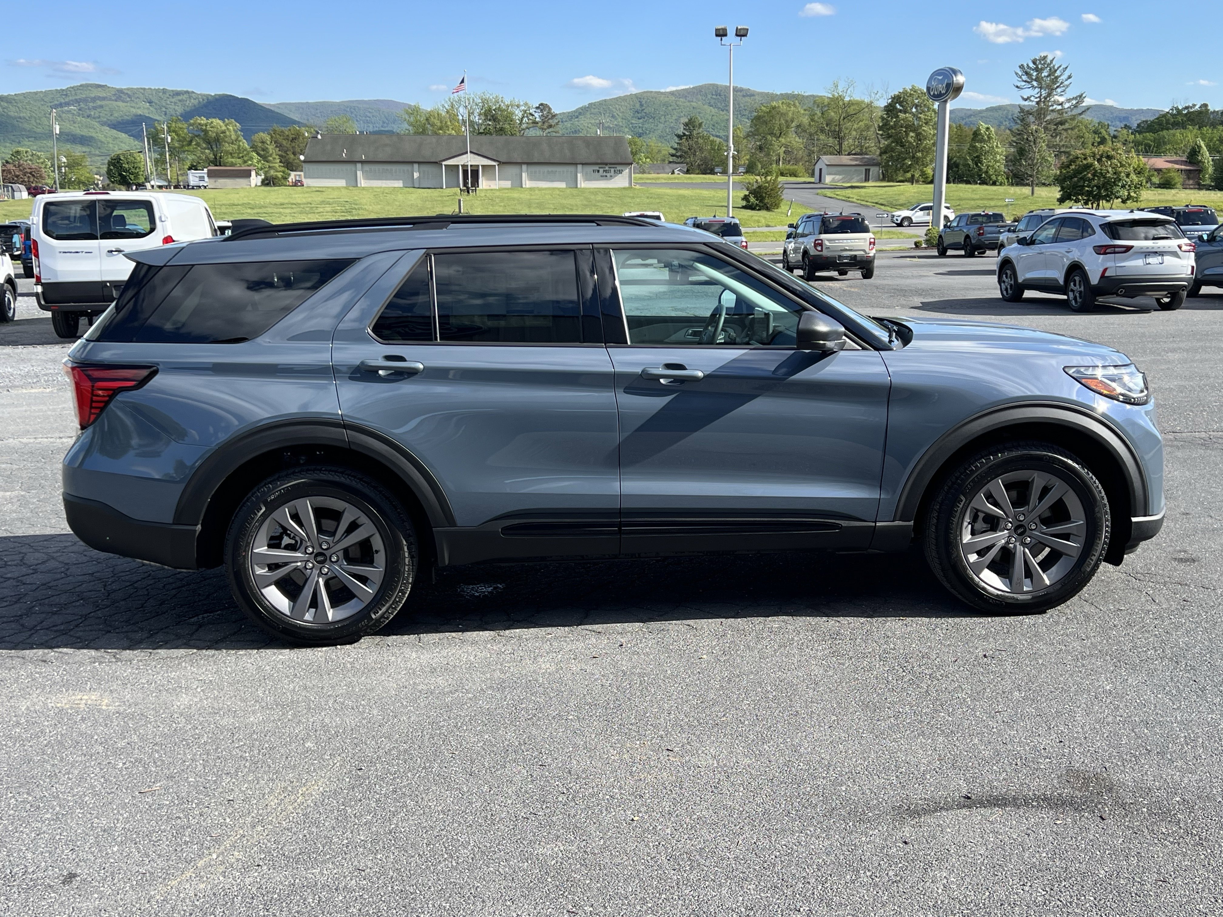 New 2026 Ford Explorer Active w/ Active Comfort Package AWD/4WD image 5