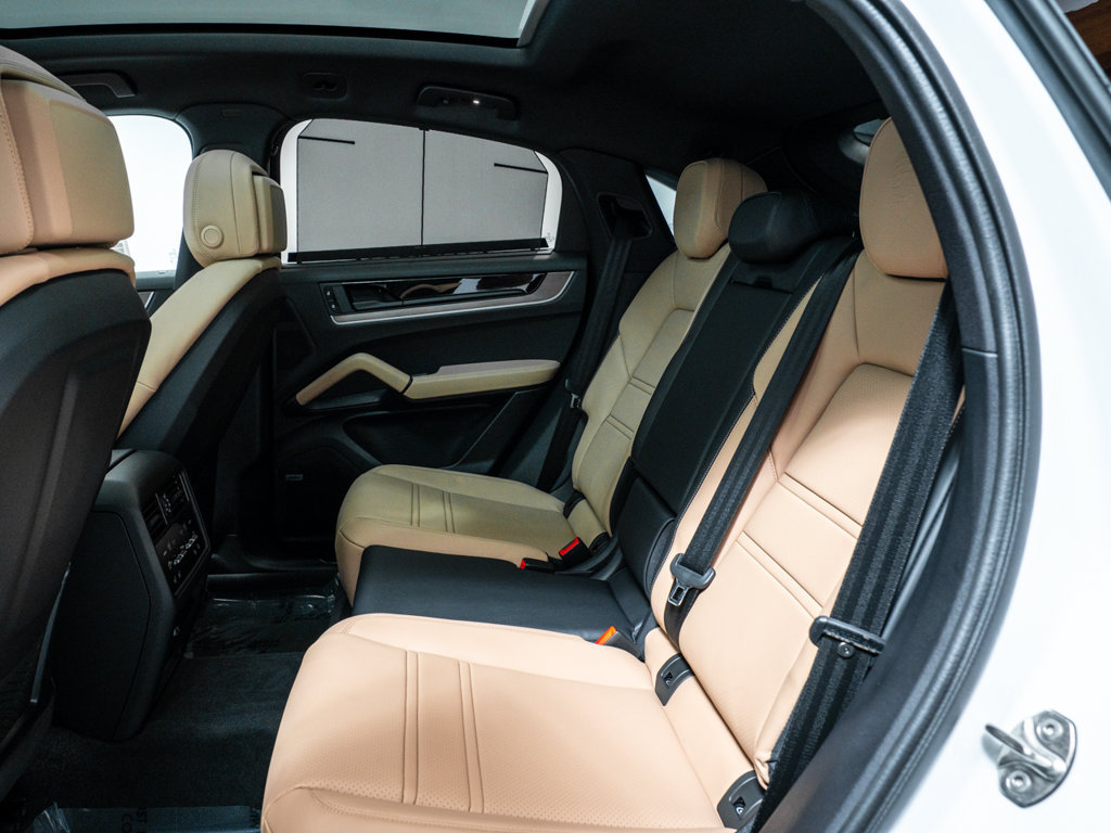 Used 2026 Porsche Cayenne Coupe AWD/4WD image 30