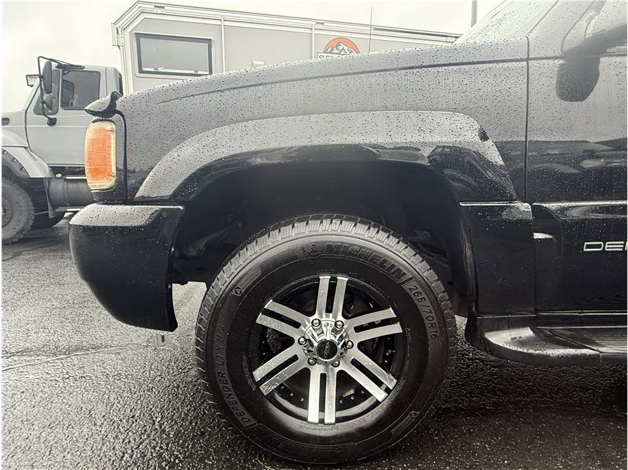 Used 1999 GMC Yukon Denali image 16