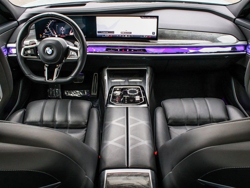 Used 2025 BMW 740i xDrive image 40