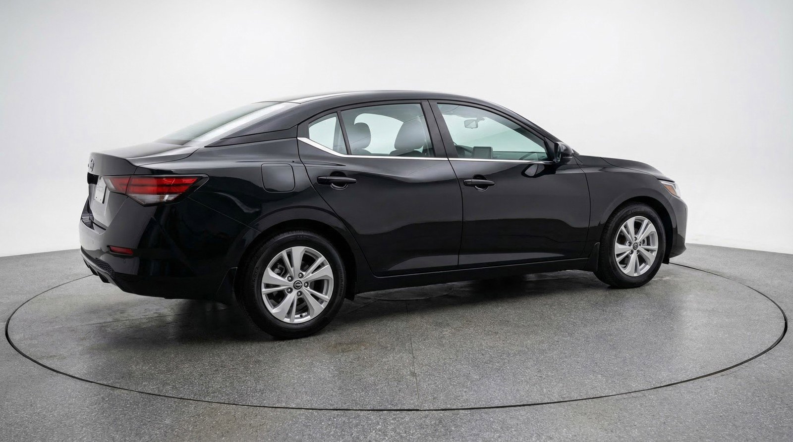 Used 2025 Nissan Sentra S FWD image 9