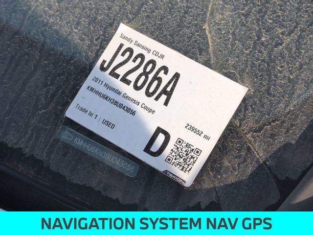 Used 2011 Hyundai Genesis 3.8 RWD image 7