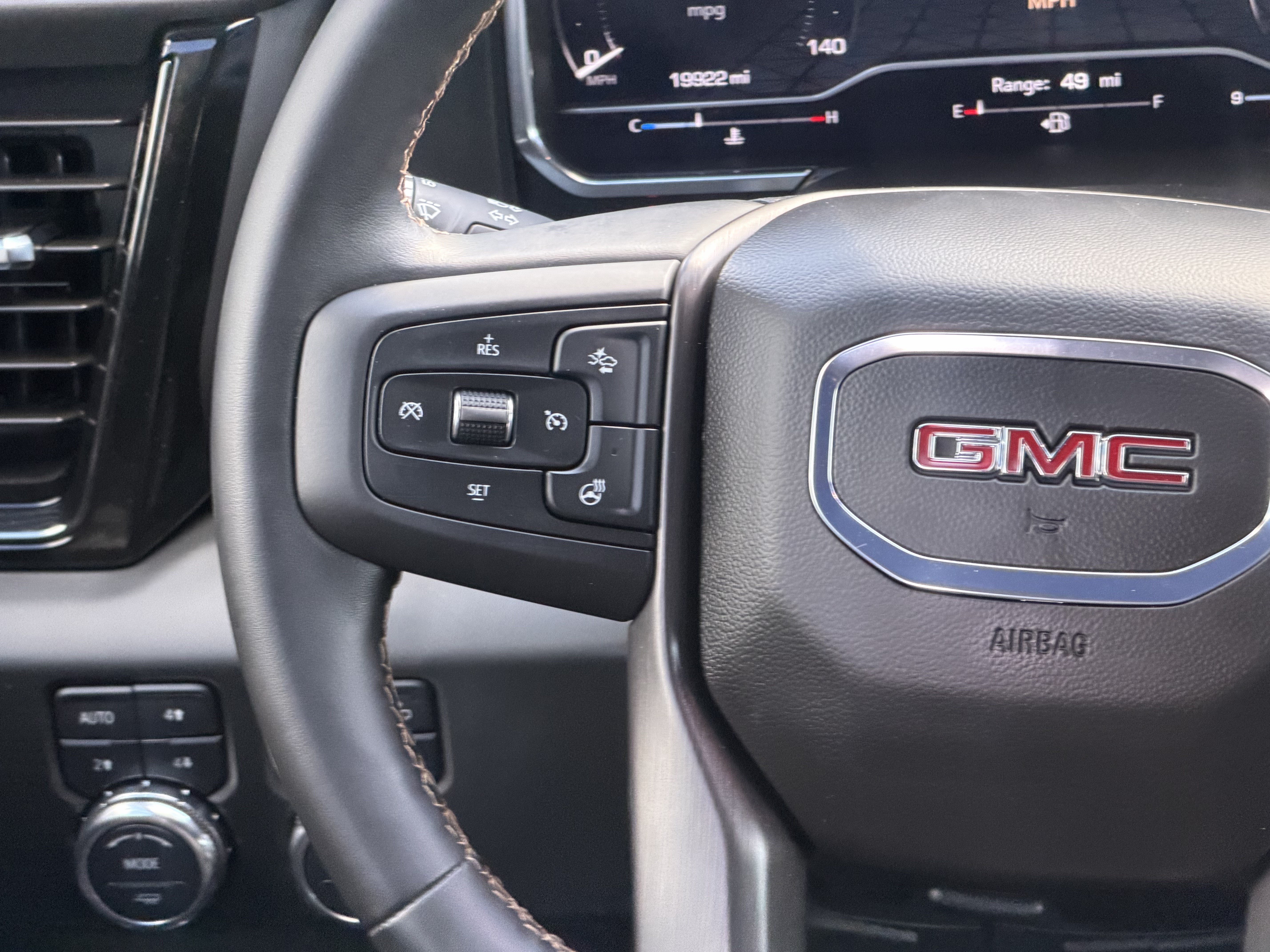 Used 2025 GMC Sierra 2500 AT4 w/ AT4 Premium Plus Package AWD/4WD image 15