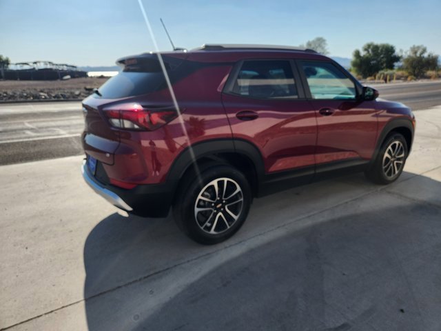 Used 2024 Chevrolet TrailBlazer LT w/ Driver Confidence Package image 5