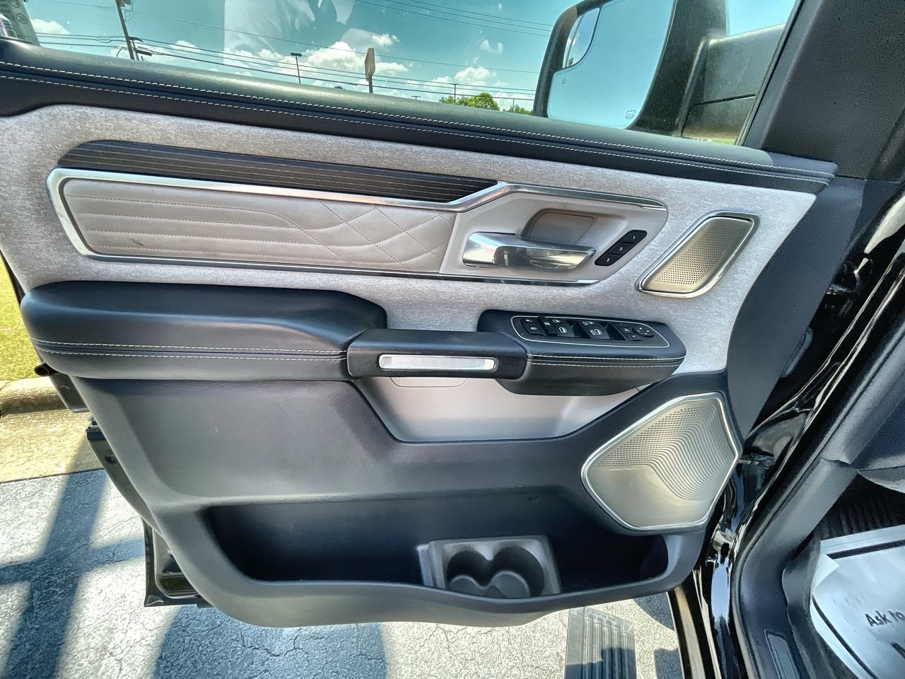 Used 2023 RAM 1500 Limited AWD/4WD image 22
