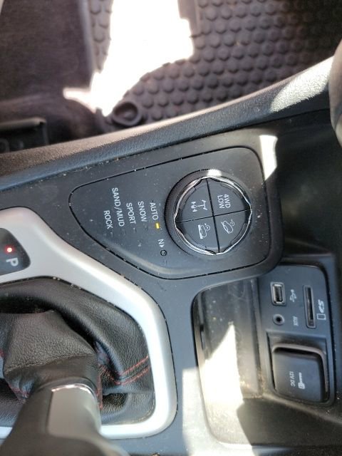 Used 2018 Jeep Cherokee Trailhawk w/ Quick Order Package 27L image 14