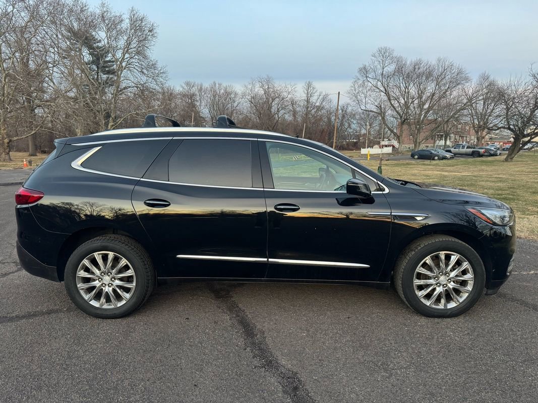 Used 2018 Buick Enclave Essence image 7