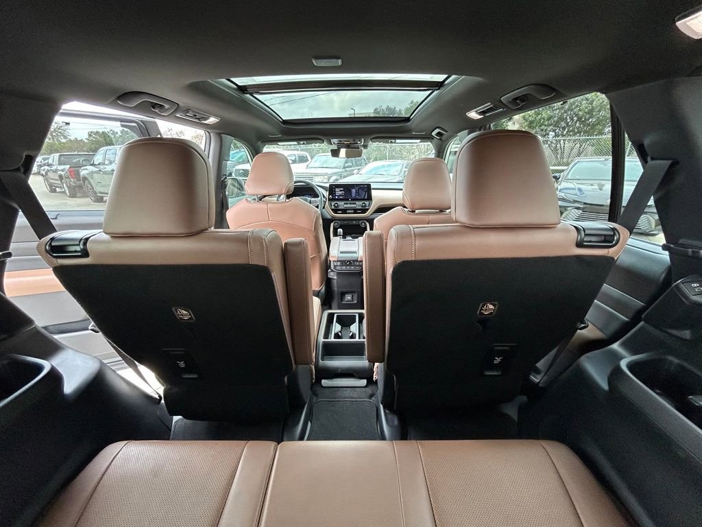 Used 2024 Toyota Grand Highlander AWD Hybrid image 16
