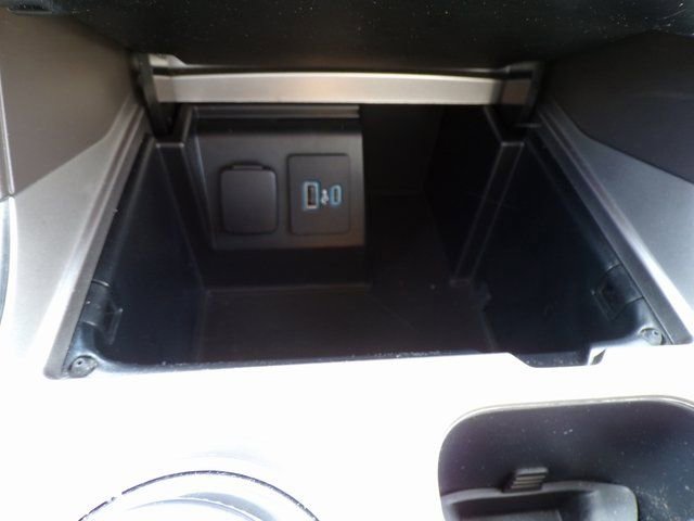 Used 2020 Ford Explorer Platinum w/ Premium Technology Package image 33