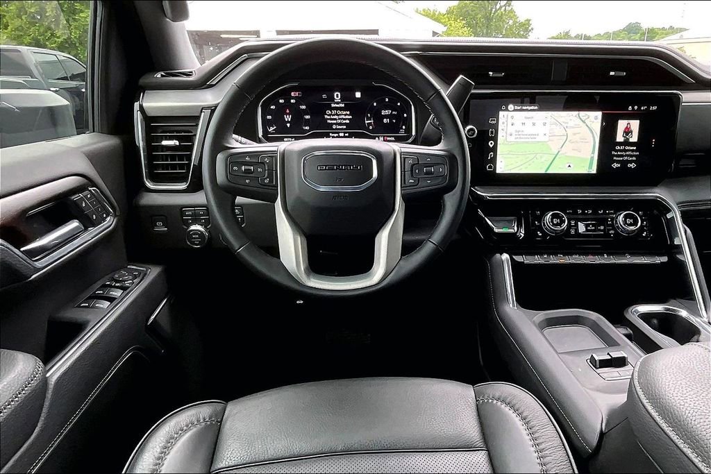 Used 2025 GMC Sierra 3500 Denali w/ Denali Reserve Package AWD/4WD image 11