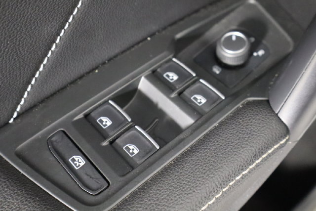 Used 2023 Volkswagen Tiguan SE R-Line FWD image 17