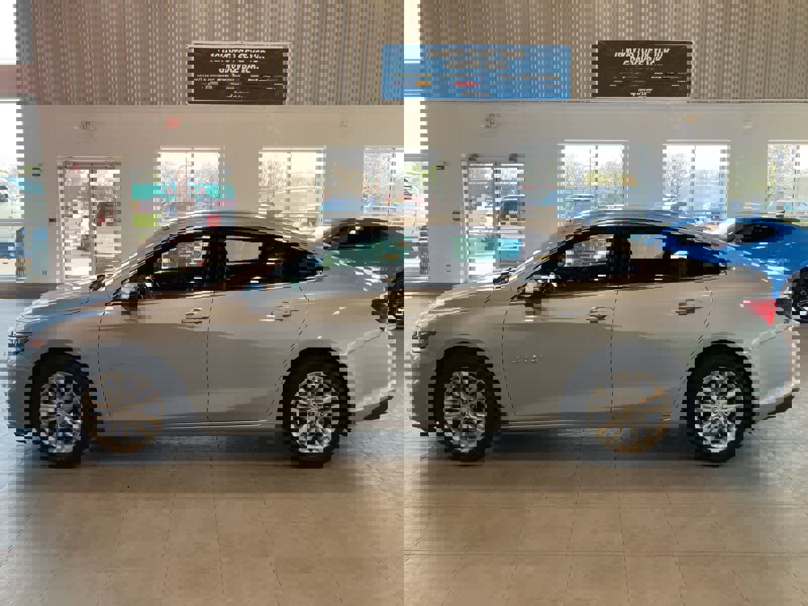 Used 2017 Chevrolet Malibu LT image 8