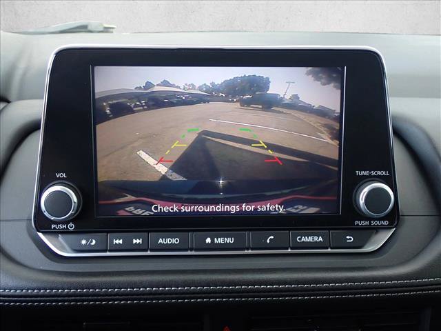 Used 2024 Nissan Rogue S AWD/4WD image 17