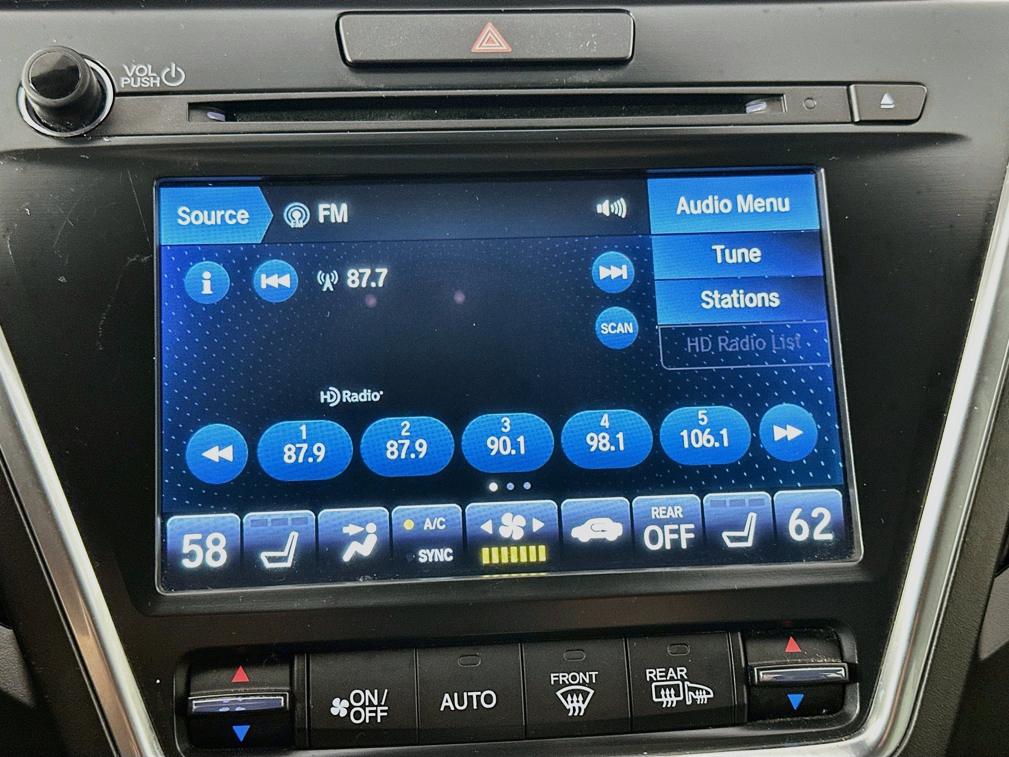 Used 2020 Acura MDX w/ Technology Package FWD image 19