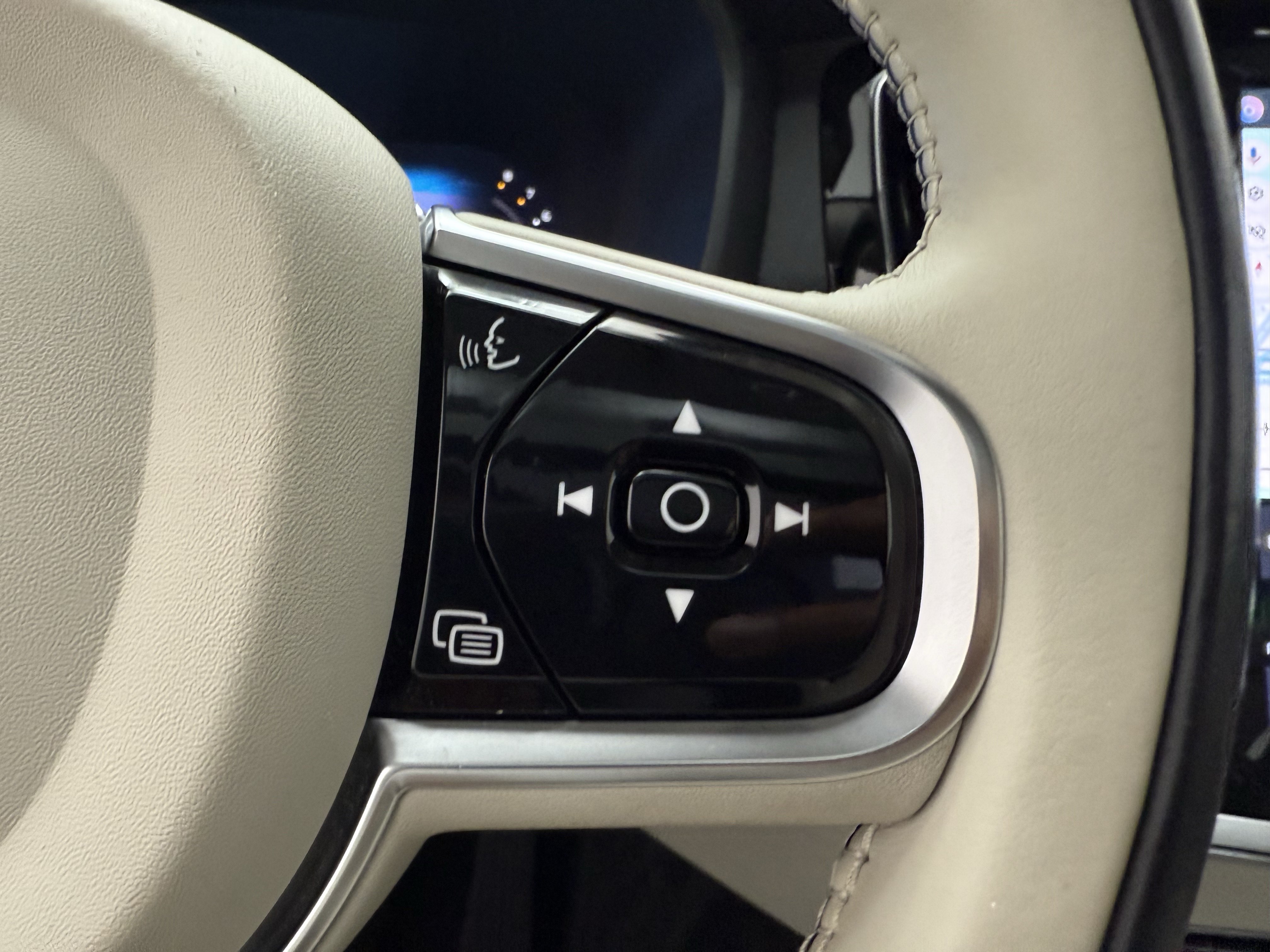 Certified 2024 Volvo S60 B5 Plus FWD image 17
