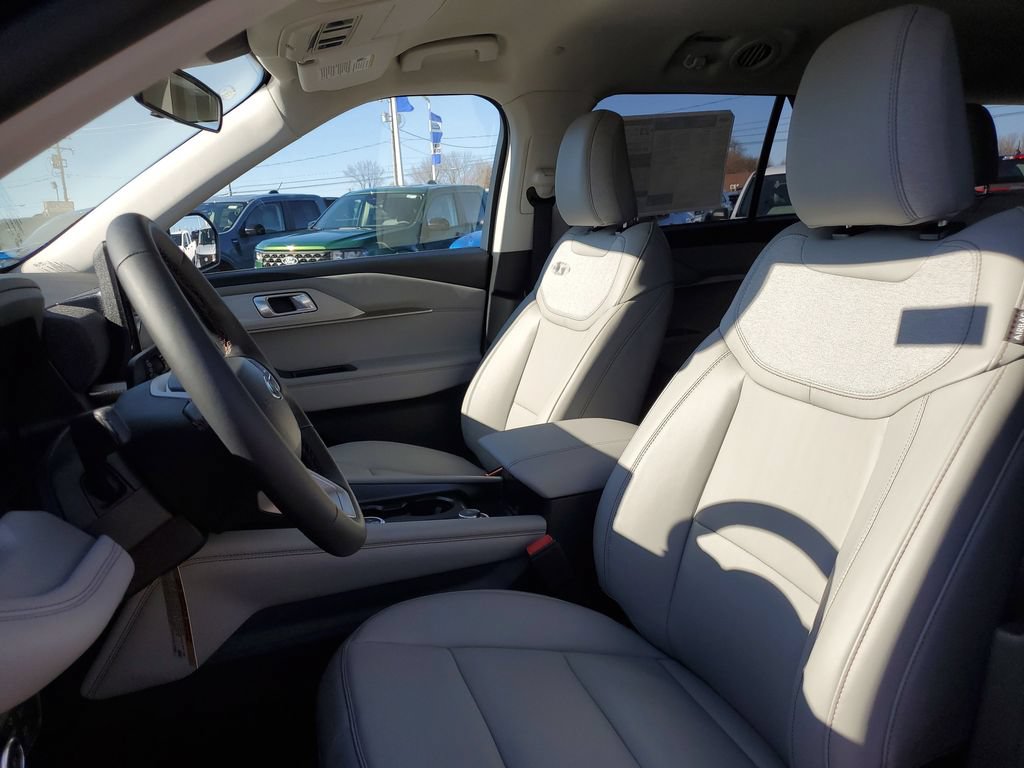 New 2026 Ford Explorer Active w/ Active Comfort Package AWD/4WD image 8