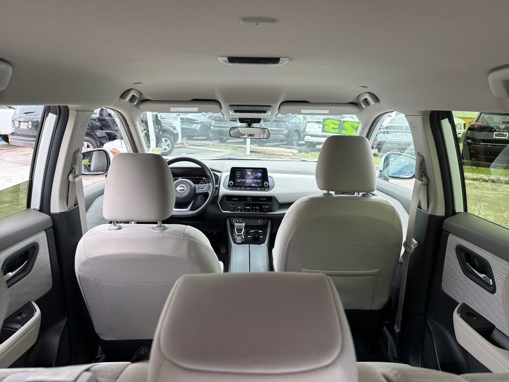 Used 2023 Nissan Rogue SV image 33