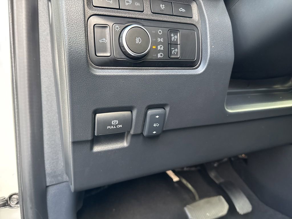 Used 2023 Ford F350 Platinum w/ FX4 Off-Road Package image 15