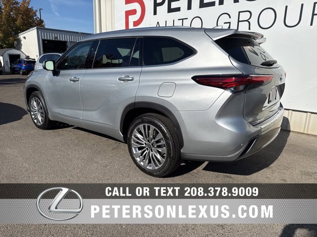 Used 2023 Toyota Highlander Platinum image 5
