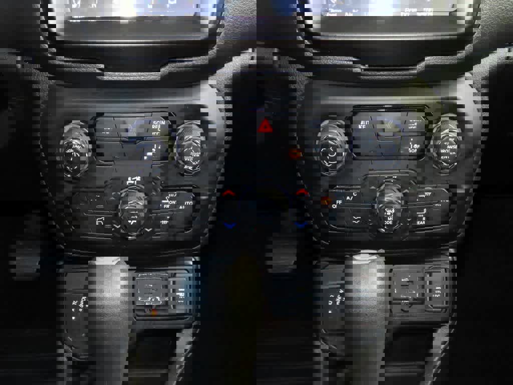 Used 2023 Jeep Renegade Latitude image 21