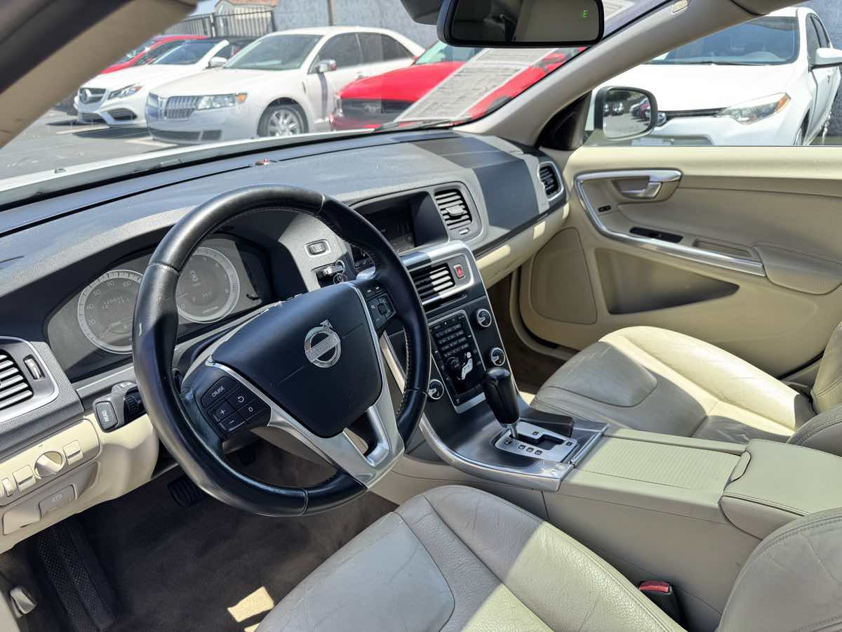Used 2012 Volvo S60 T5 w/ Climate Pkg FWD image 32