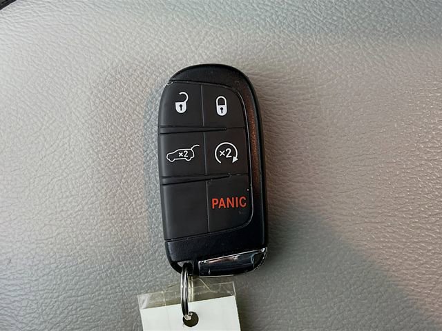 Used 2022 Jeep Compass Latitude w/ Sun and Sound Group AWD/4WD image 29
