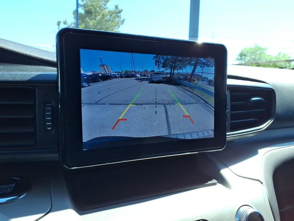 Certified 2023 Ford Explorer XLT AWD/4WD image 19