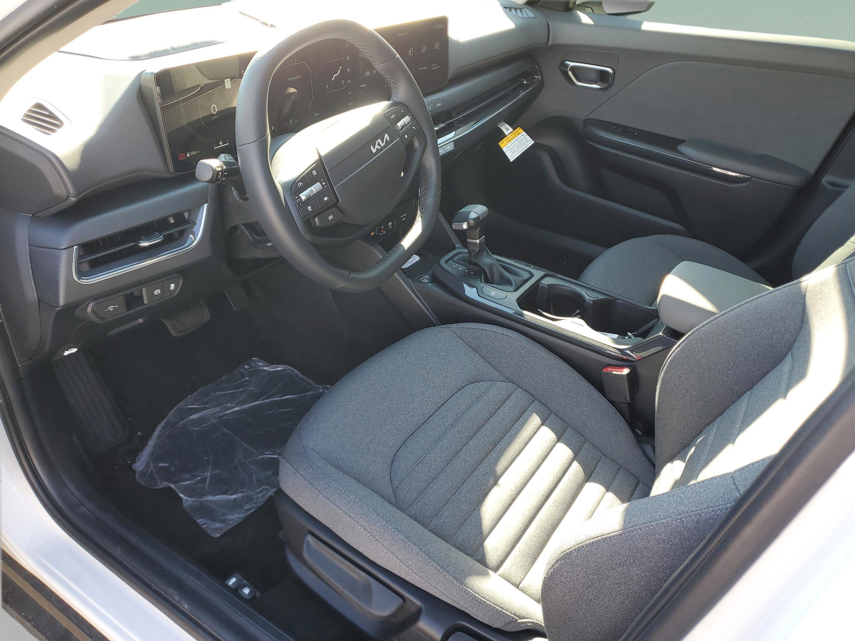 New 2025 Kia K4 EX FWD image 23