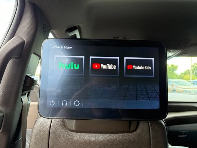 Used 2023 GMC Yukon XL Denali w/ Advanced Technology Package AWD/4WD image 18