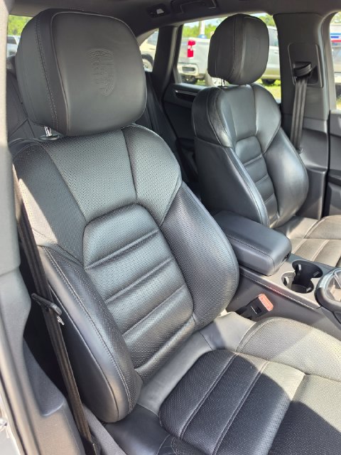 Used 2024 Porsche Macan S AWD/4WD image 22
