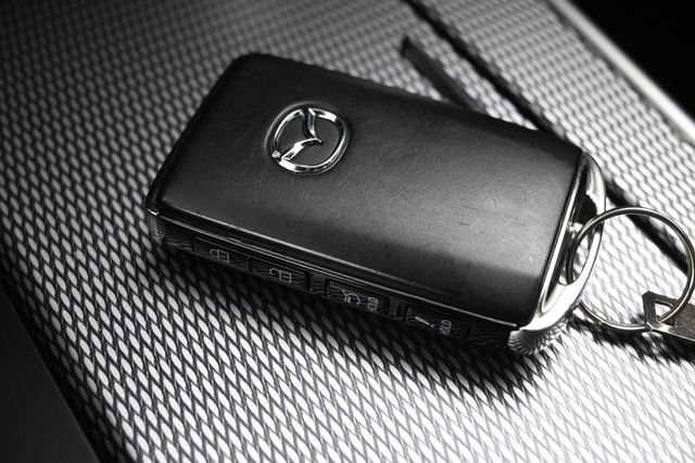 Certified 2025 MAZDA CX-90 3.3 Turbo w/ Preferred Package AWD/4WD image 12