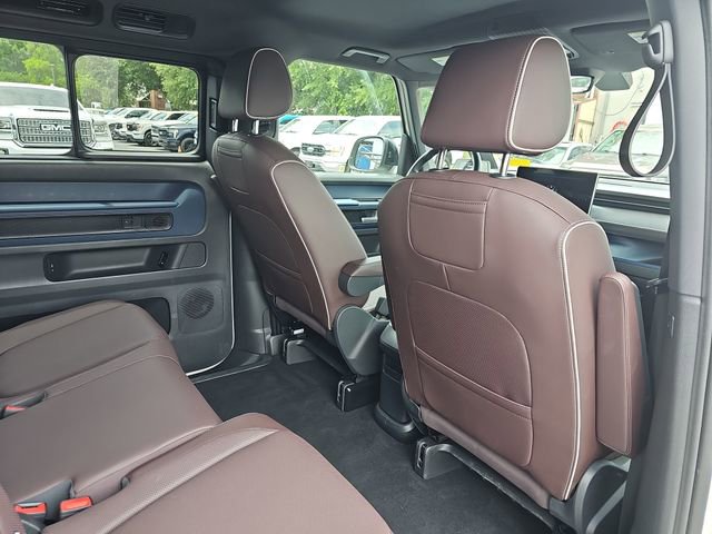 Used 2025 Volkswagen ID. Buzz Pro S RWD image 11