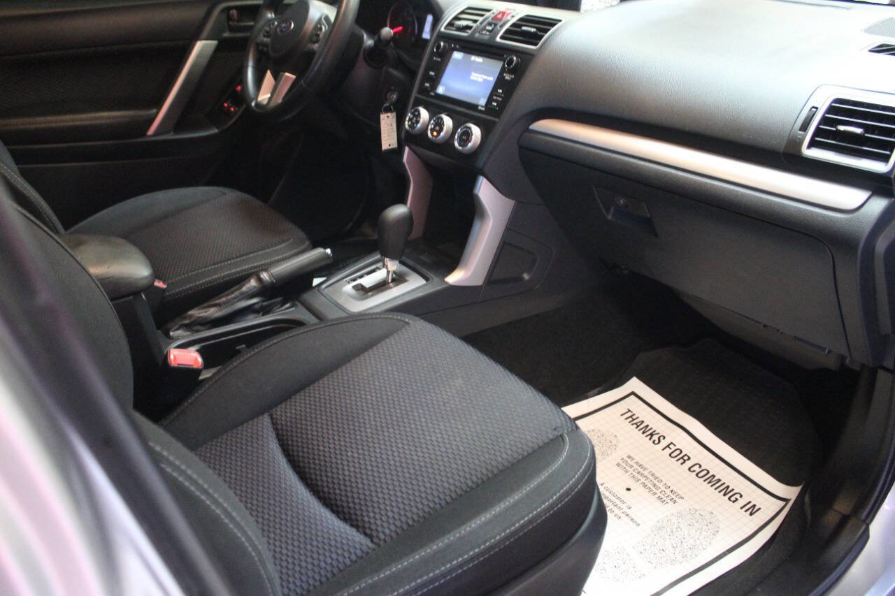 Used 2018 Subaru Forester 2.5i w/ Alloy Wheel Package image 9