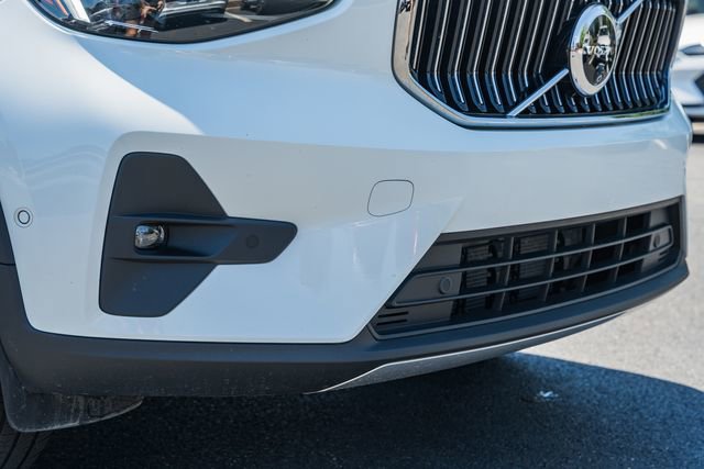 Used 2025 Volvo XC40 B5 Plus AWD/4WD image 14