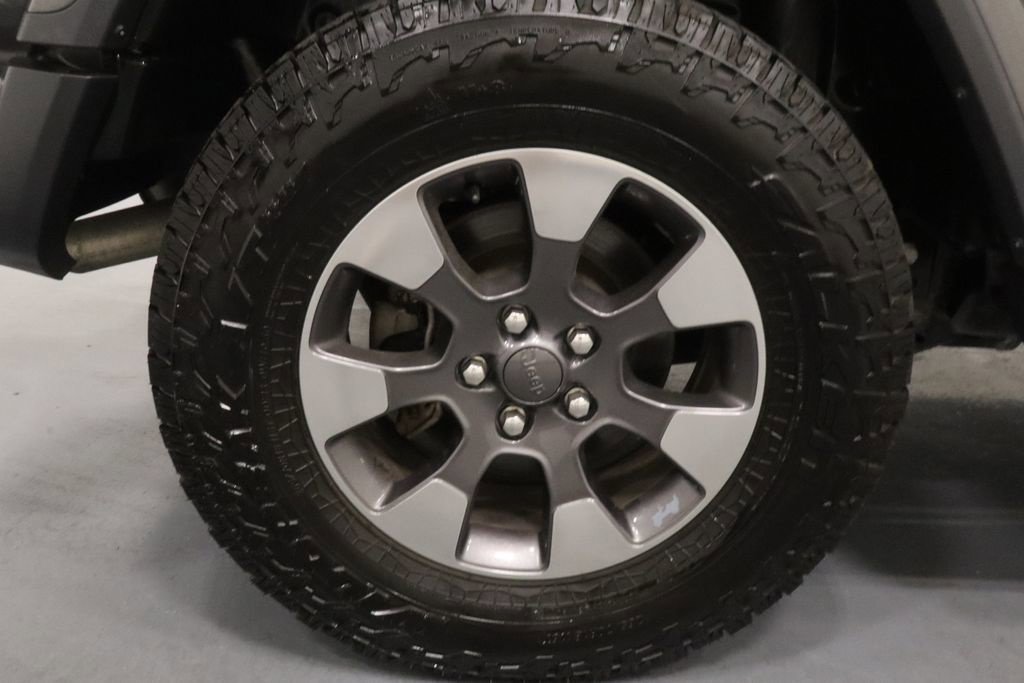Certified 2018 Jeep Wrangler Unlimited Sahara AWD/4WD image 27