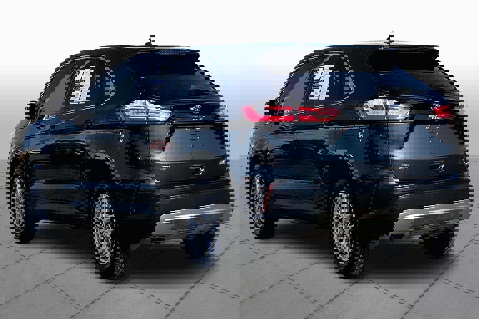 Used 2024 Ford Edge SEL w/ Convenience Package image 12