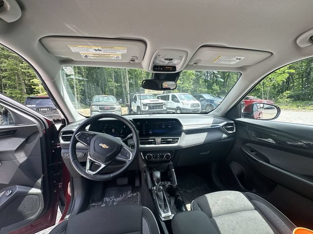 Used 2024 Chevrolet TrailBlazer LT w/ Convenience Package AWD/4WD image 22