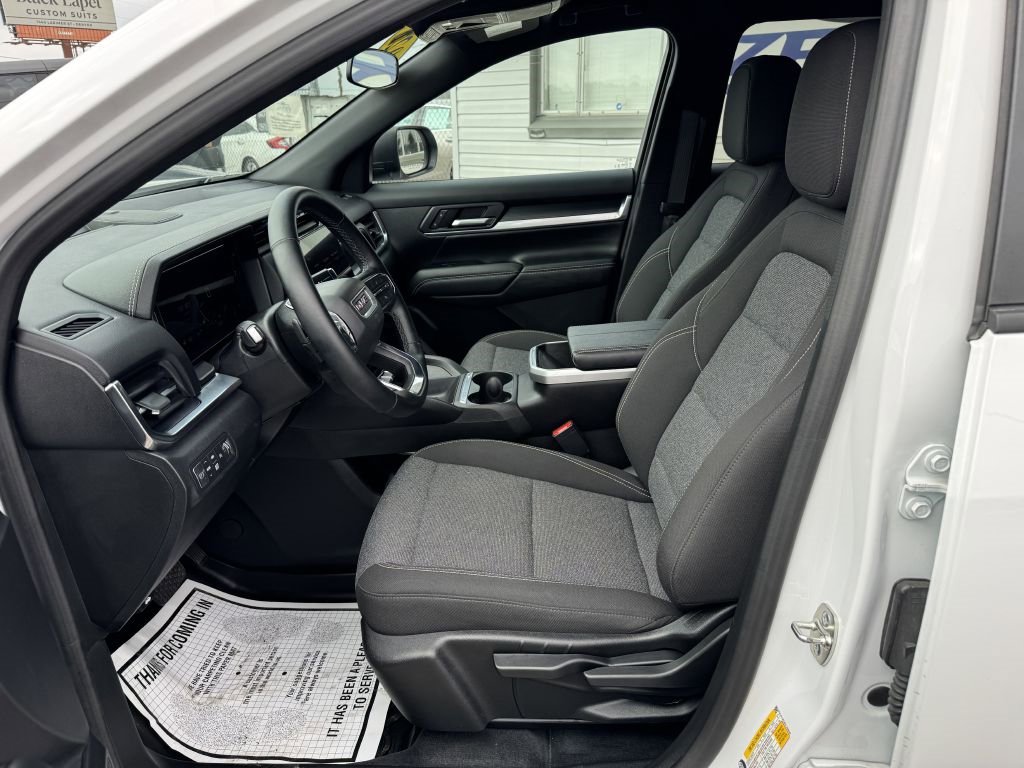 Used 2025 GMC Terrain Elevation image 11