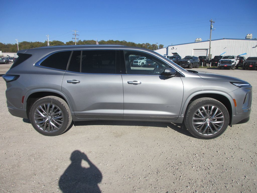 New 2026 Buick Enclave Avenir w/ Super Cruise Package image 3