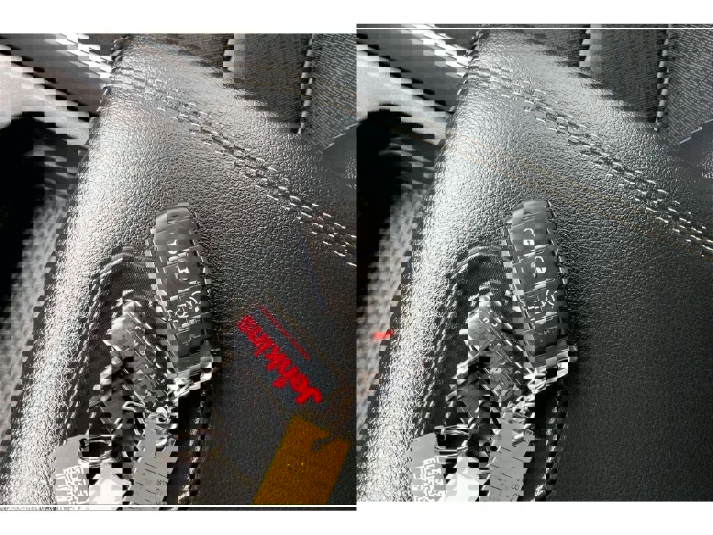 Used 2024 RAM 1500 Laramie image 14