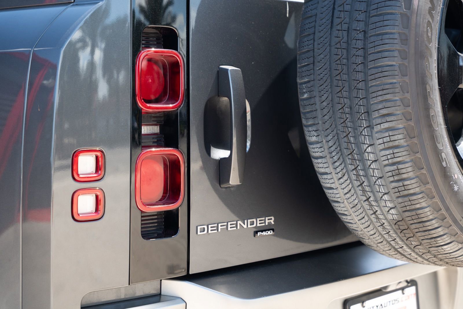 Used 2022 Land Rover Defender 110 X-Dynamic SE image 8